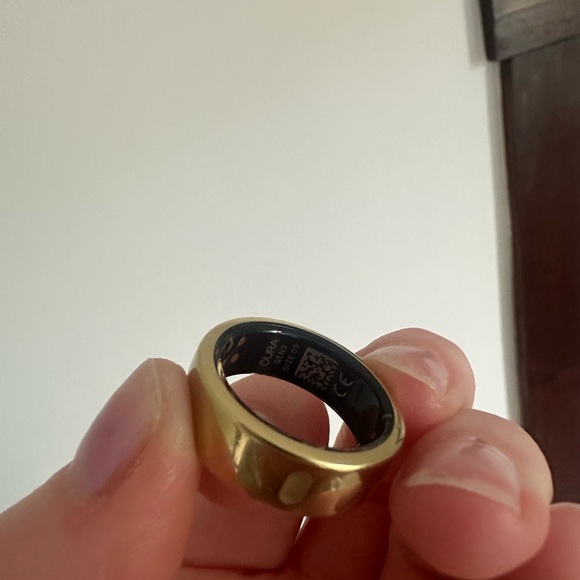 Oura Ring - Picture 2 of 7
